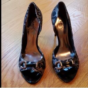 Carlos by Carlos Santana Black Metallic Leopard-Print Peep-Toe Pumps